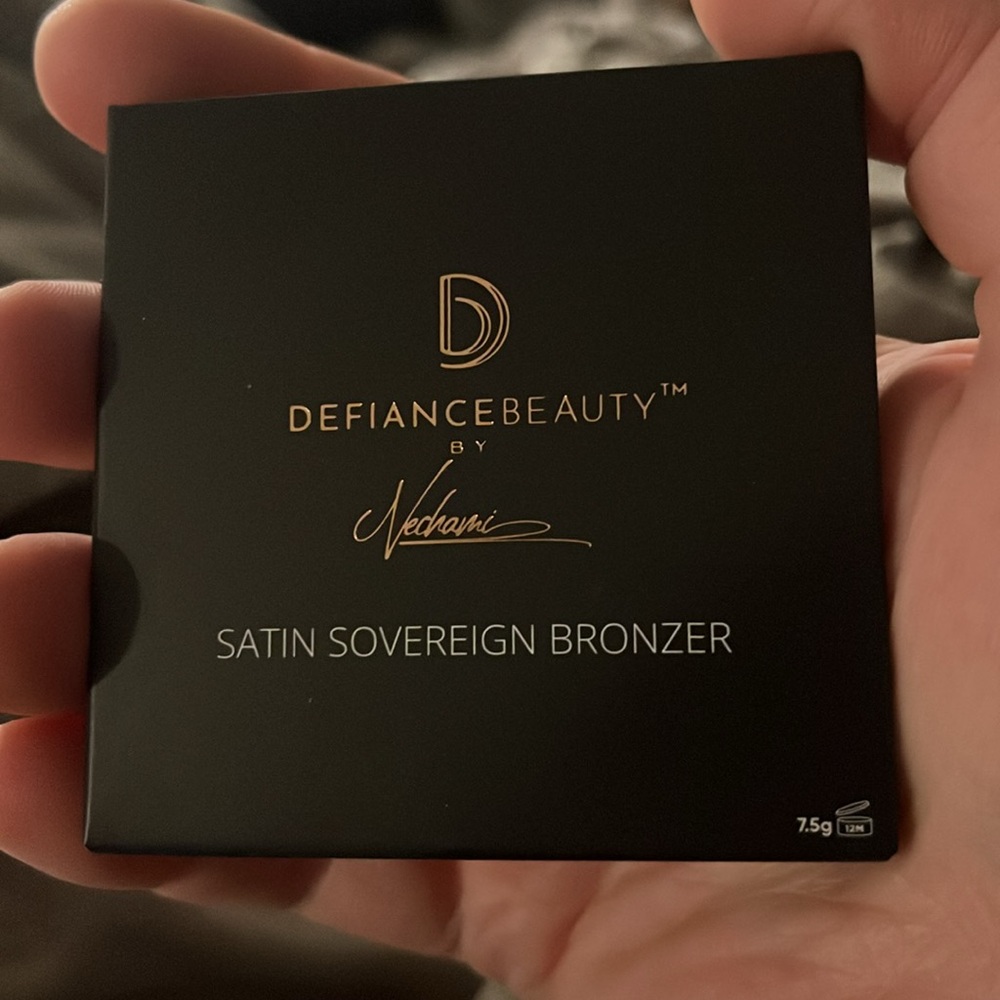 Satin Sovereign Bronzer in Goddess Glow